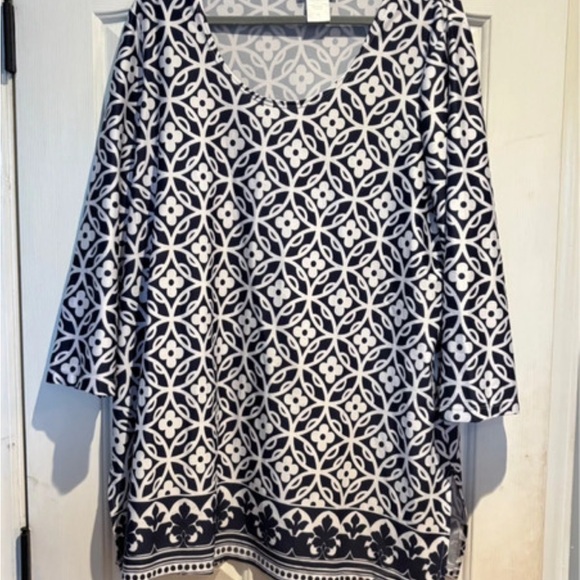 Slinky Brand Tops - Slinky Brand Black and White Floral Tunic